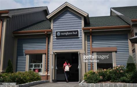 sunglass hut woodbury commons